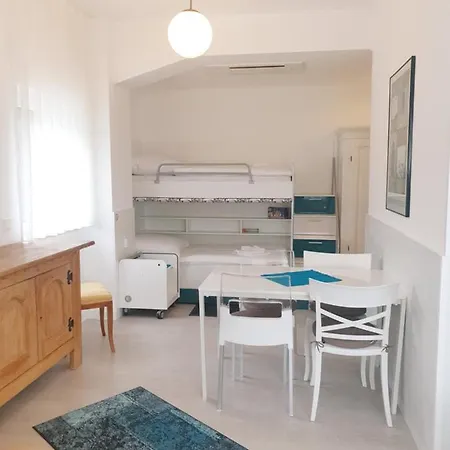 Hotel For 4*
